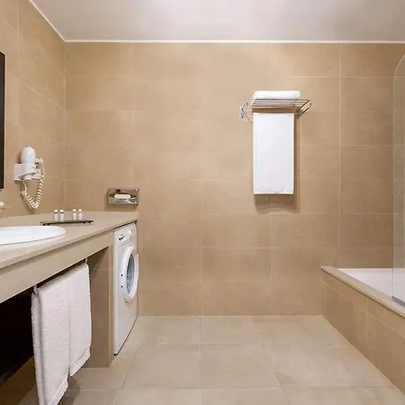 فندق Ramada Residences By Wyndham Tenerife Costa Adeje 2*